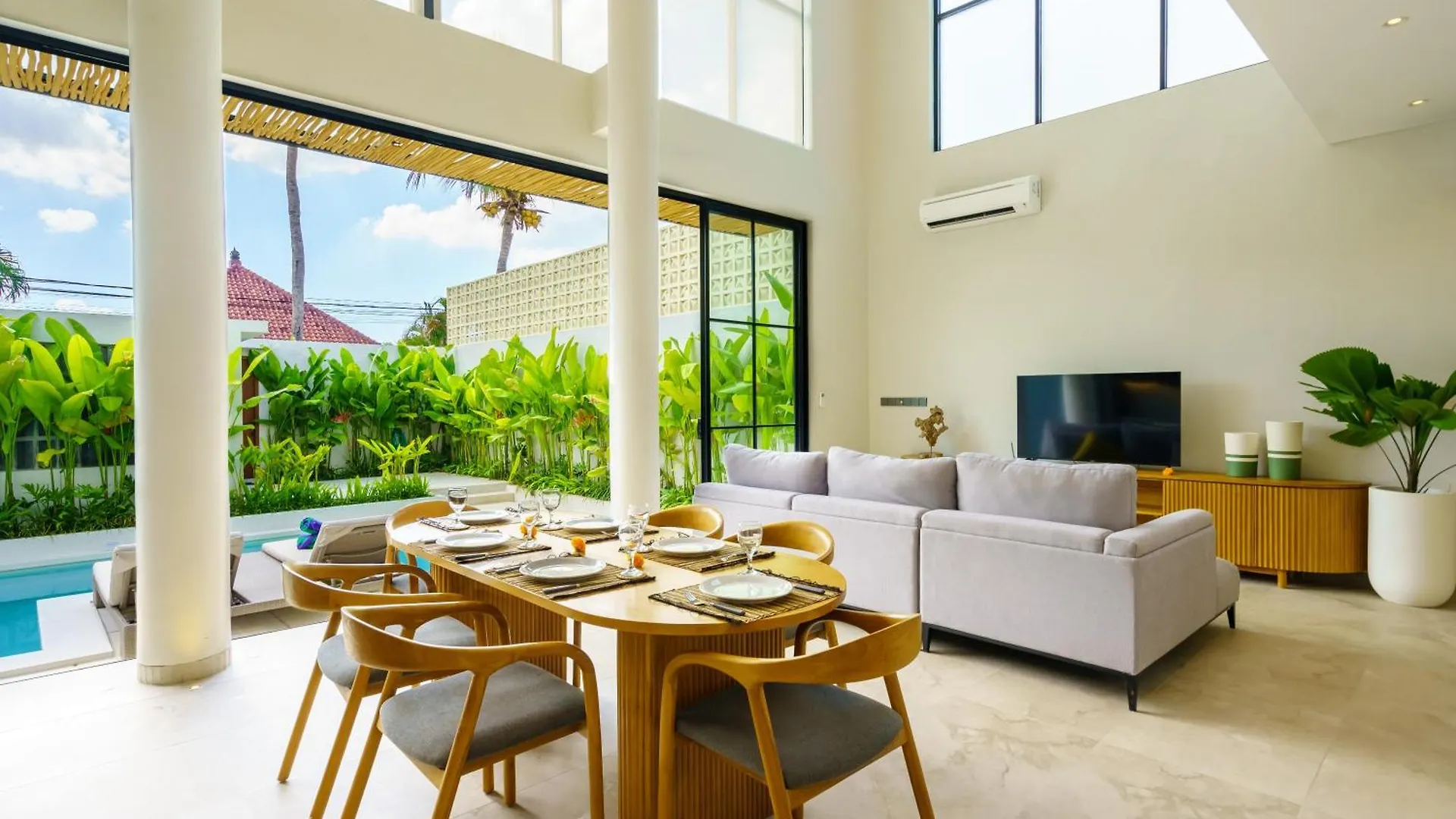 New Amazing 3Br Villa In The Heart Of Seminyak